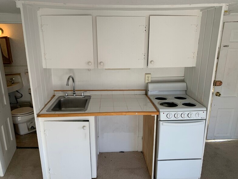 Building Photo - 58 Anderson St