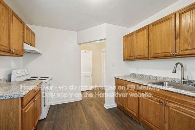 Building Photo - 289 Hilton Ave