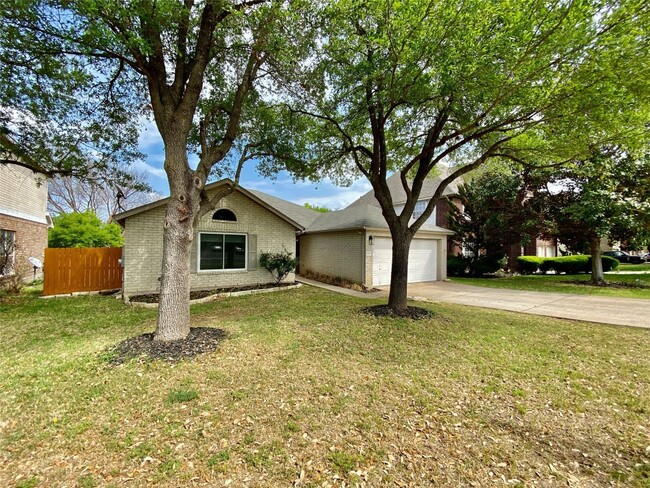 Building Photo - 1801 Apache Trail