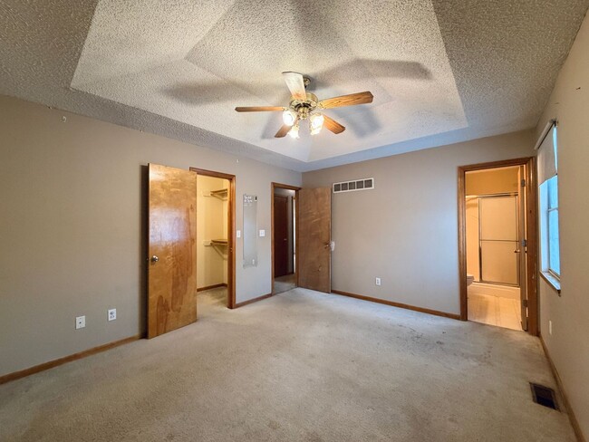 Building Photo - All electric ranch