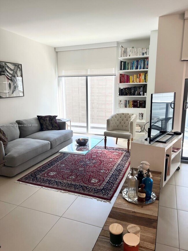 Building Photo - 31 SE 6th St