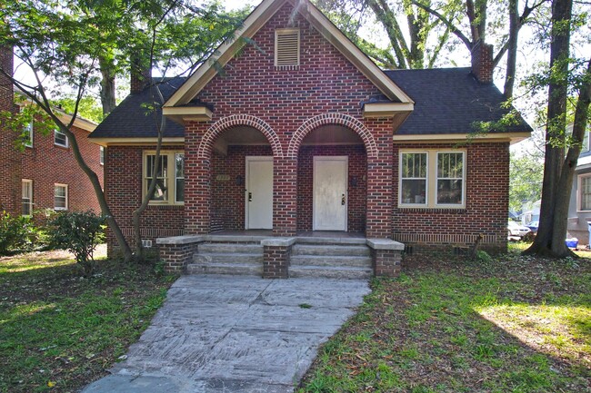 Building Photo - 2 Bedroom, 1 Bath Duplex in Melrose Height...