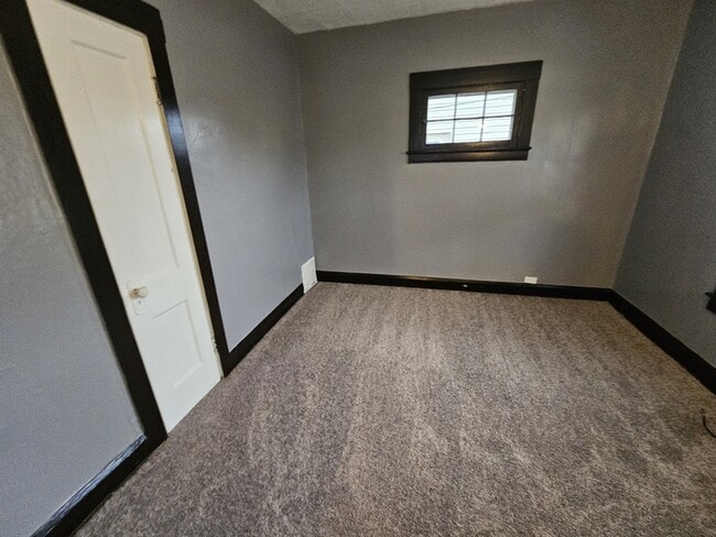 Building Photo - 12512 Revere Ave