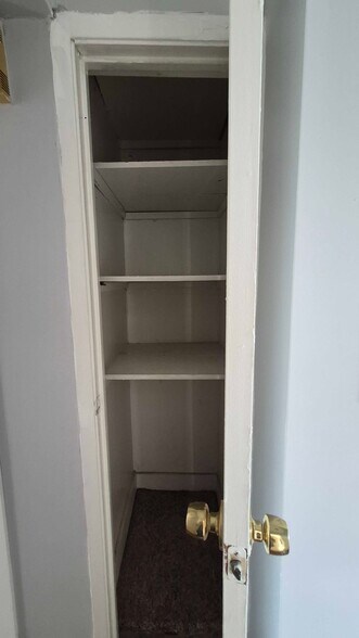 Building Photo - 300 Oxford Ave