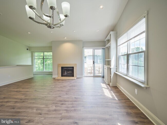 Building Photo - 51 Meadow Ln