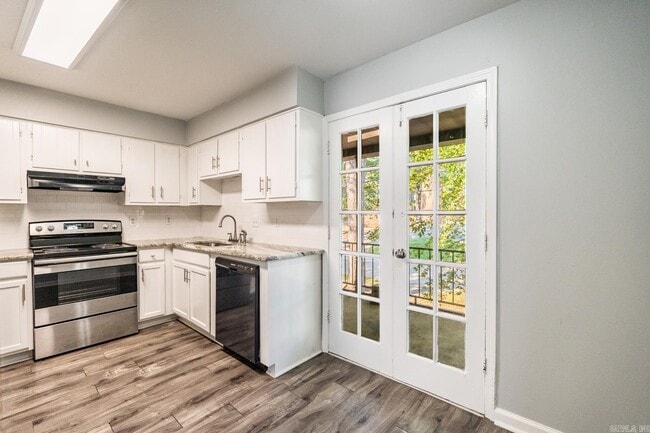 Building Photo - 1601 N Bryant St