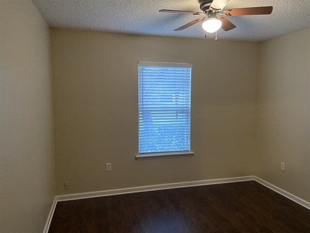Building Photo - 11542 Brian Lakes Dr