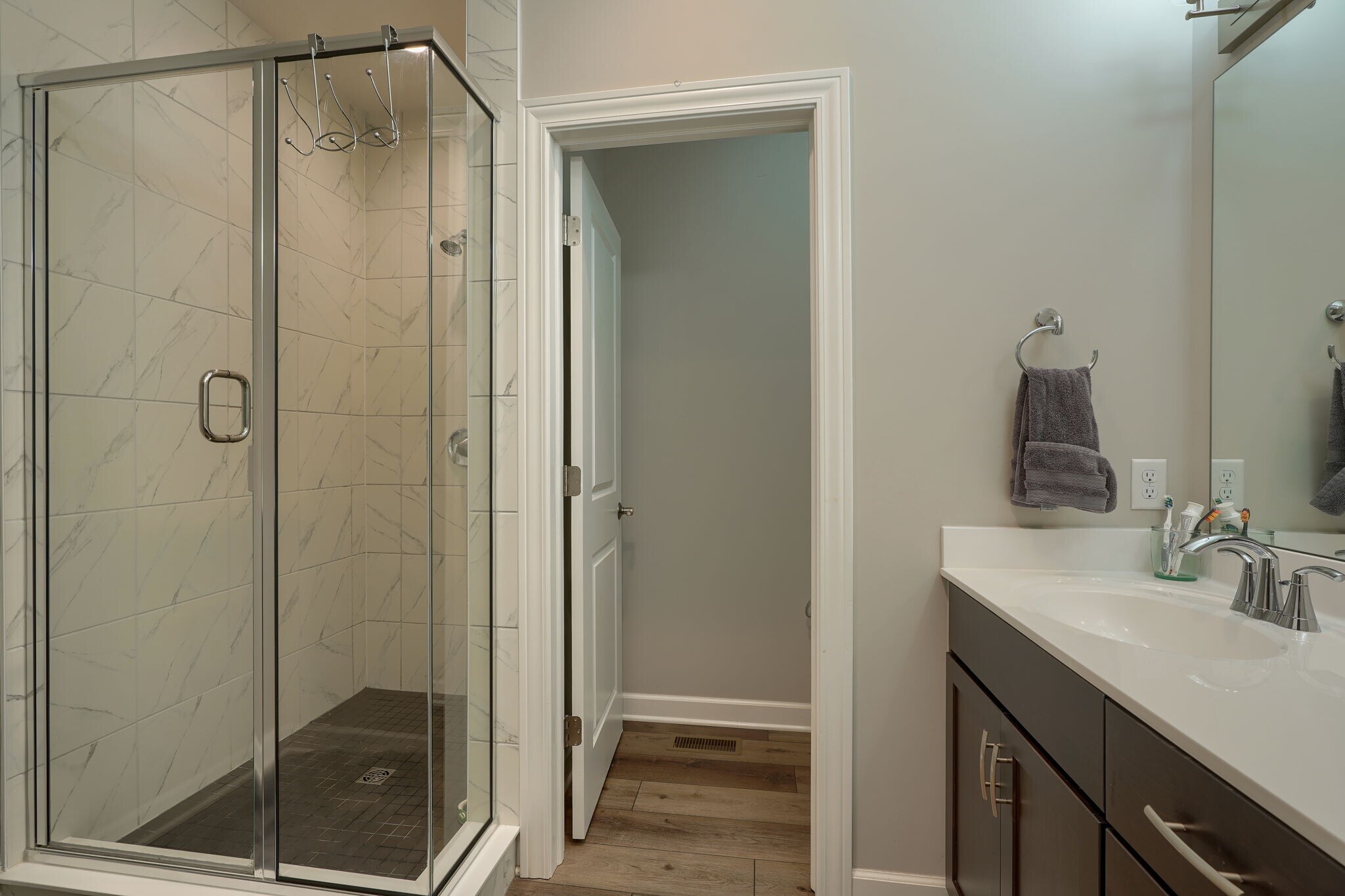 Building Photo - 275 Hyatts Rd