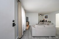 Building Photo - 289 Main St