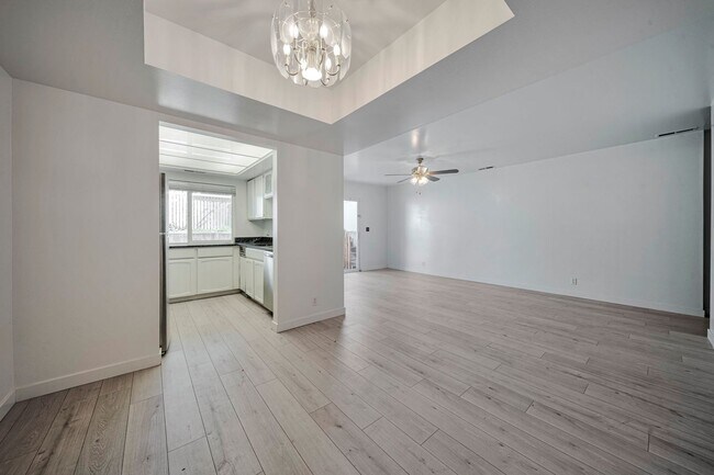 Building Photo - Ground Level 2 Bedroom 2 Bathroom Condo- Gated Murray Community