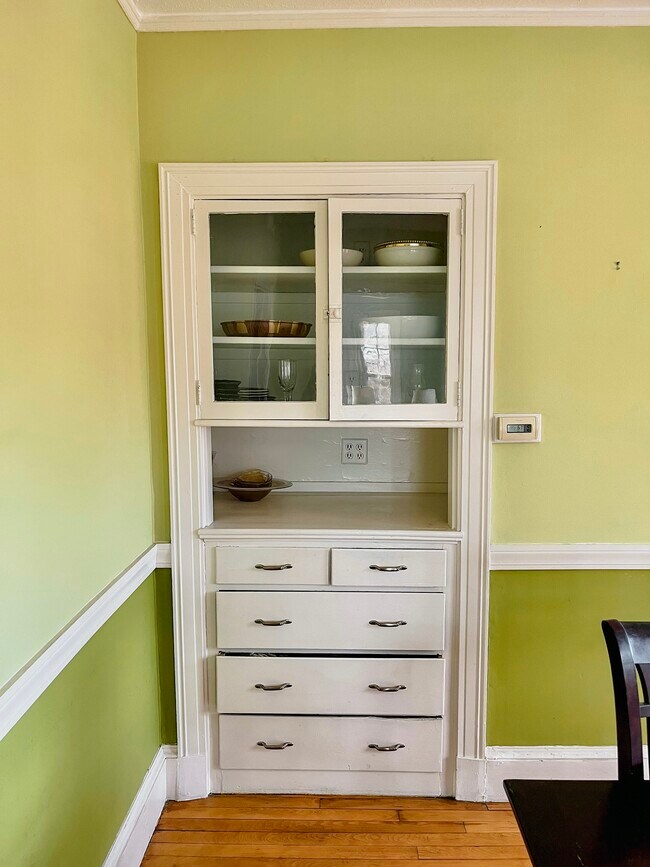 built in - 179 Dartmouth st