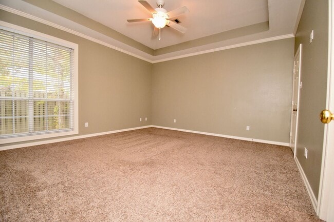 Building Photo - Centrally Located 2 Bedroom 2 Bath House