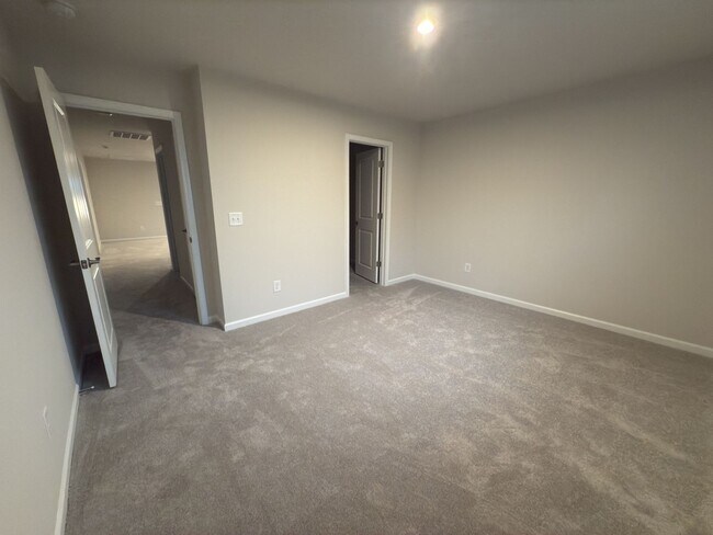 Building Photo - 685 Count Fleet Ct