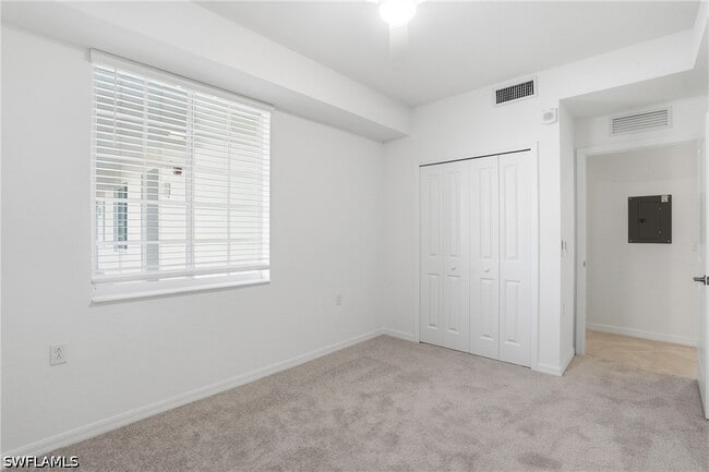 Building Photo - 15405 Grn Acrs Ave