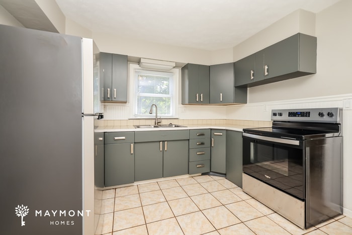 Building Photo - 1176 Highview Dr