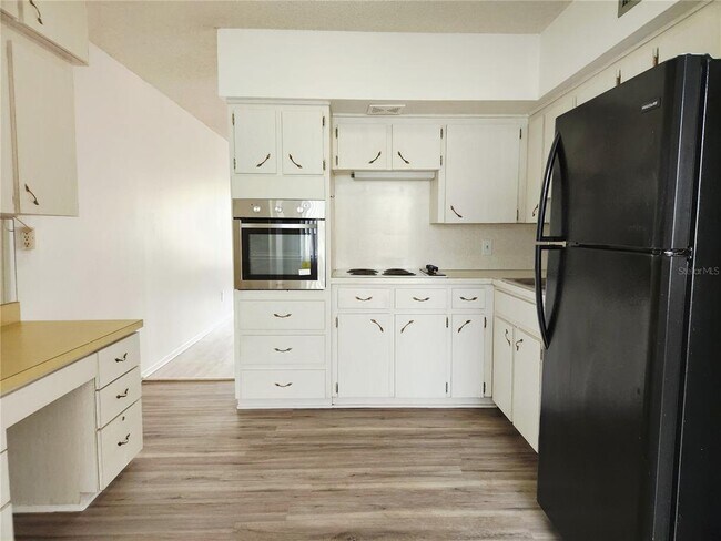 Building Photo - 2456 Ecuadorian Way