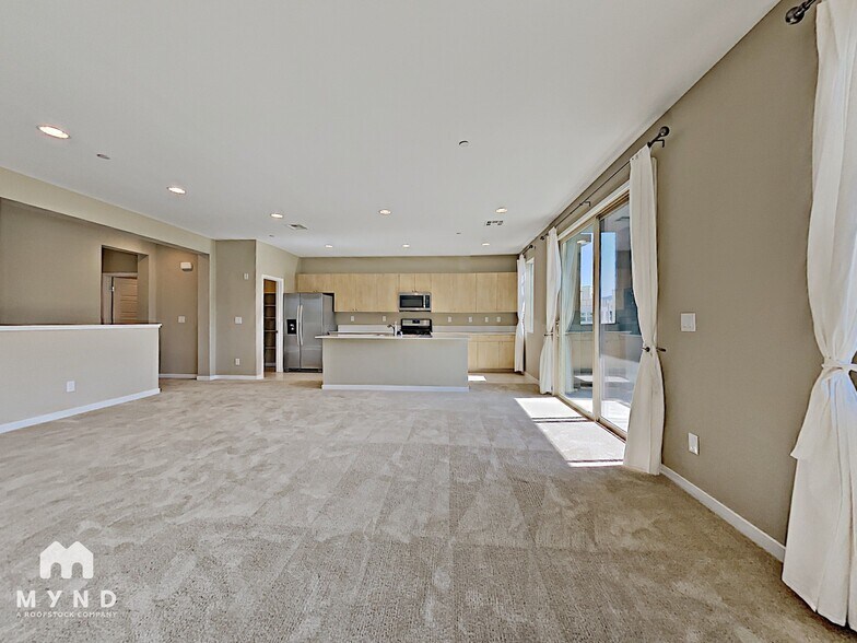 Building Photo - 1275 Ice Park St