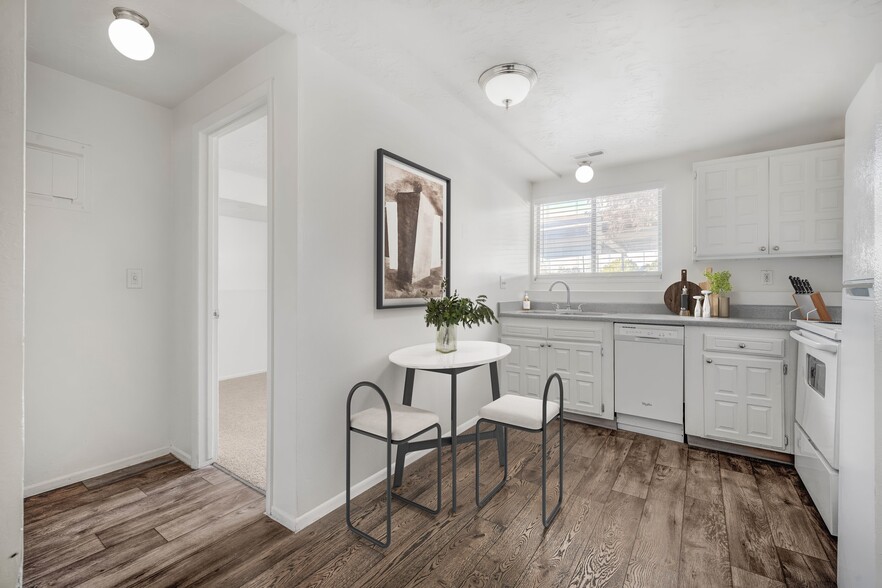 Building Photo - The Pointe at Northridge