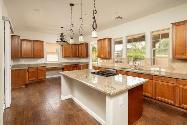 Building Photo - 9481 E Trailside View