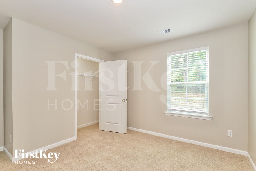 Building Photo - 154 Lisa Ln