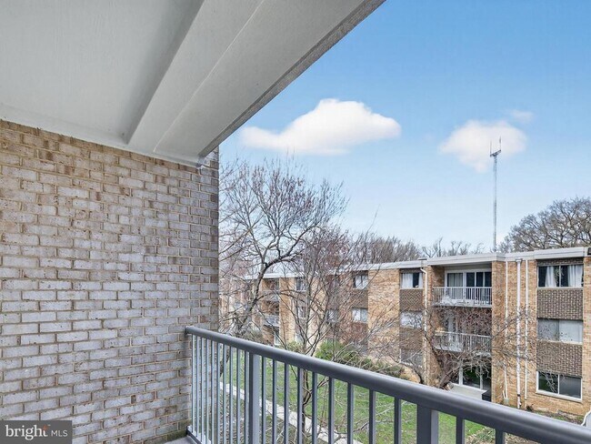 Building Photo - 2908 Kings Chapel Rd