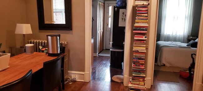 Building Photo - 3322 Stuart Ave