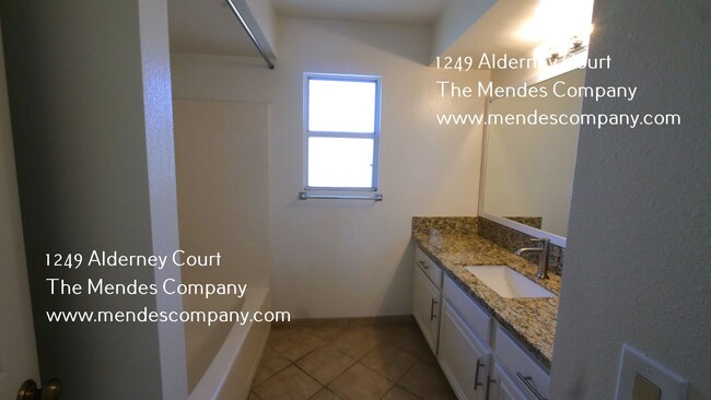 Building Photo - 1249 Alderney Ct