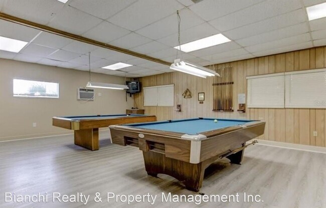 Building Photo - 2 br, 2 bath House - 1819 Shore Dr S #307