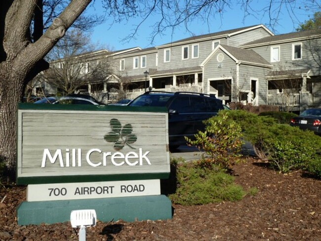 Building Photo - Mill Creek Madness! Walk to Campus from th...