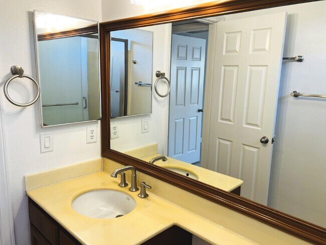 Building Photo - 6991 Ballena Way