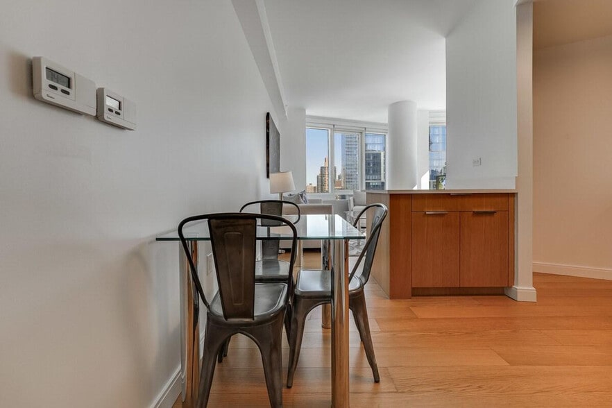 Building Photo - 625W W 57th St