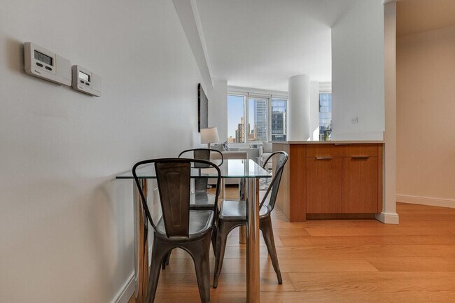 Building Photo - 625W W 57th St