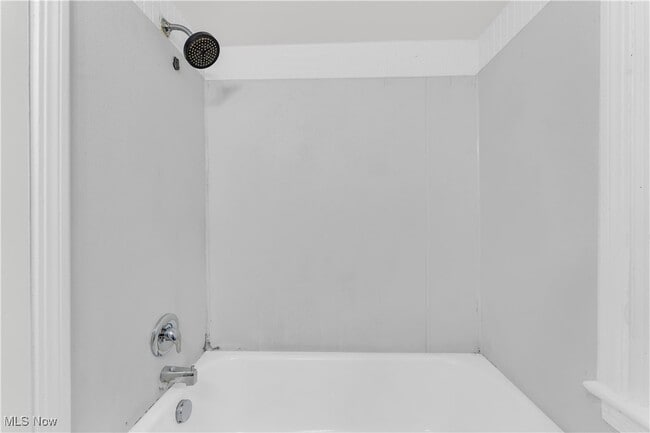 Building Photo - 3811 Highland Rd