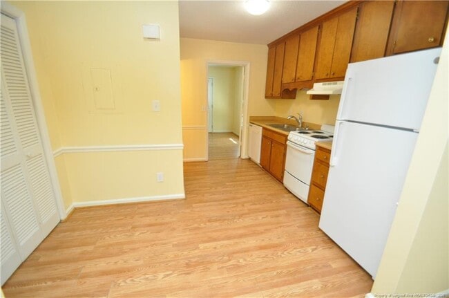 Building Photo - 6104 Deerwood Pl