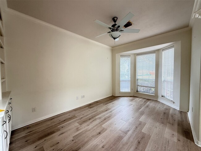 Building Photo - 1528 Mesa Verde Dr