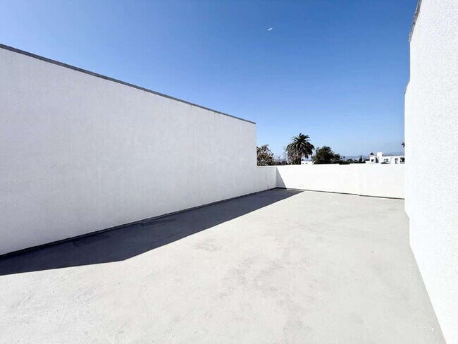 Building Photo - 1258 Leighton Ave