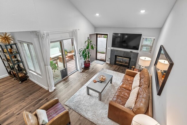 Building Photo - 314 Via Colinas