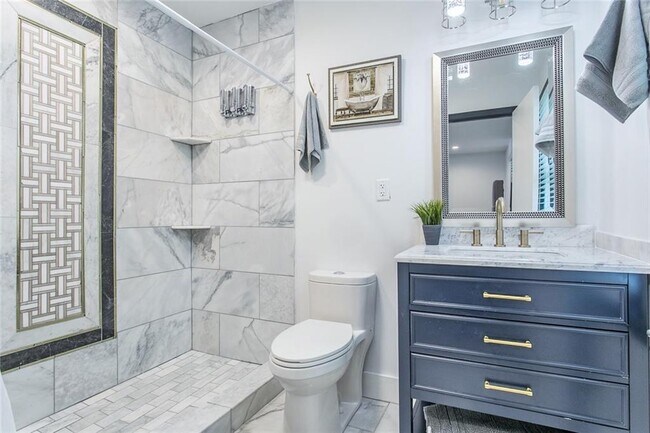 Building Photo - 6680 Williamson Dr NE