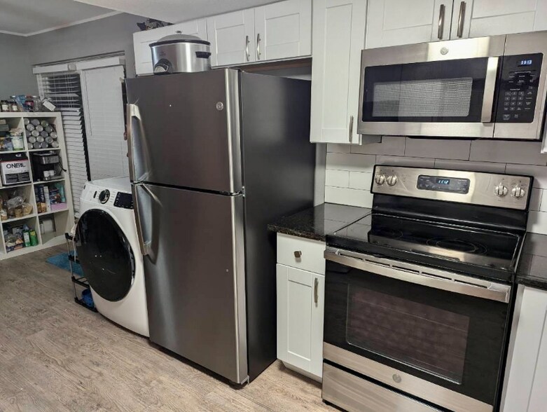 Building Photo - 10765 W 7th Pl
