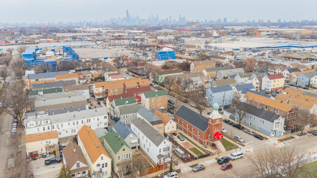 Building Photo - 1710 W 44th St