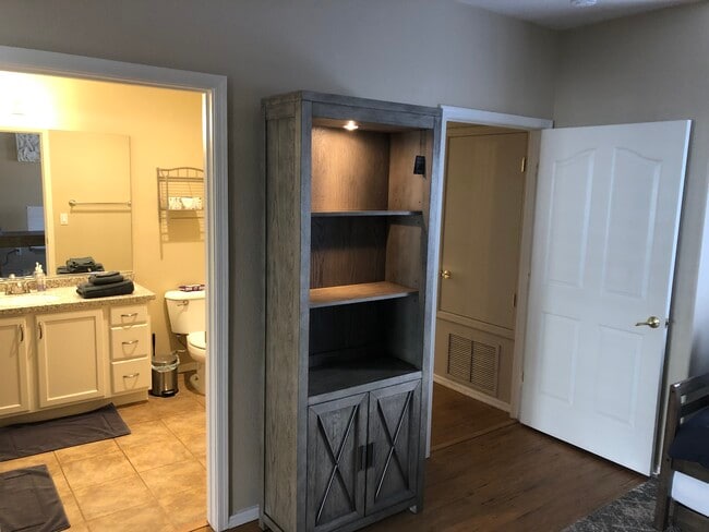 Building Photo - 1975 Blooming Hills Dr