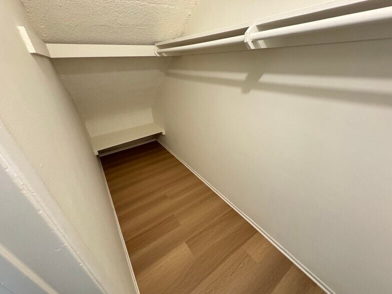 Building Photo - 5102 Inglewood Blvd