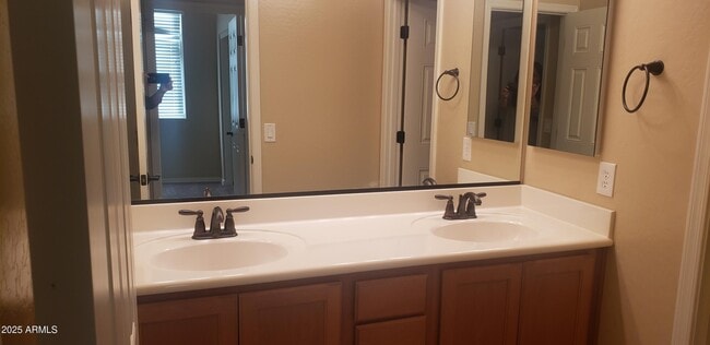 Building Photo - 3751 E Palo Verde St