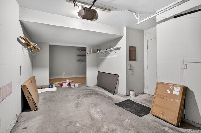 Building Photo - 3911 Whispering Hills Dr