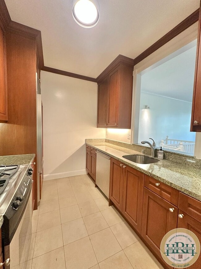 Building Photo - Charming 2 BR | 2.5 BA in Presidio Heights