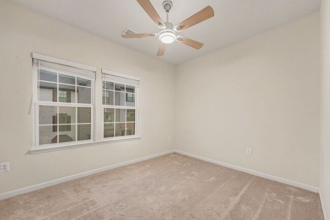 Building Photo - 2042 Track Cir