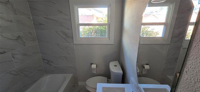 Building Photo - 2021 Costa Mesa Dr