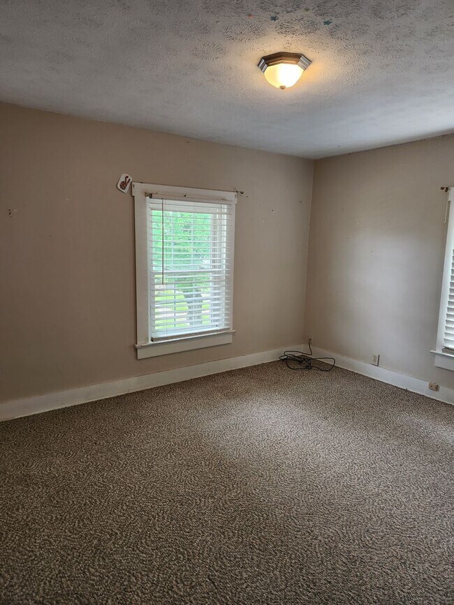 Building Photo - Duplex