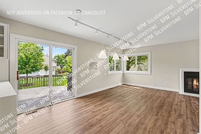 Building Photo - 452 Farmridge Ct