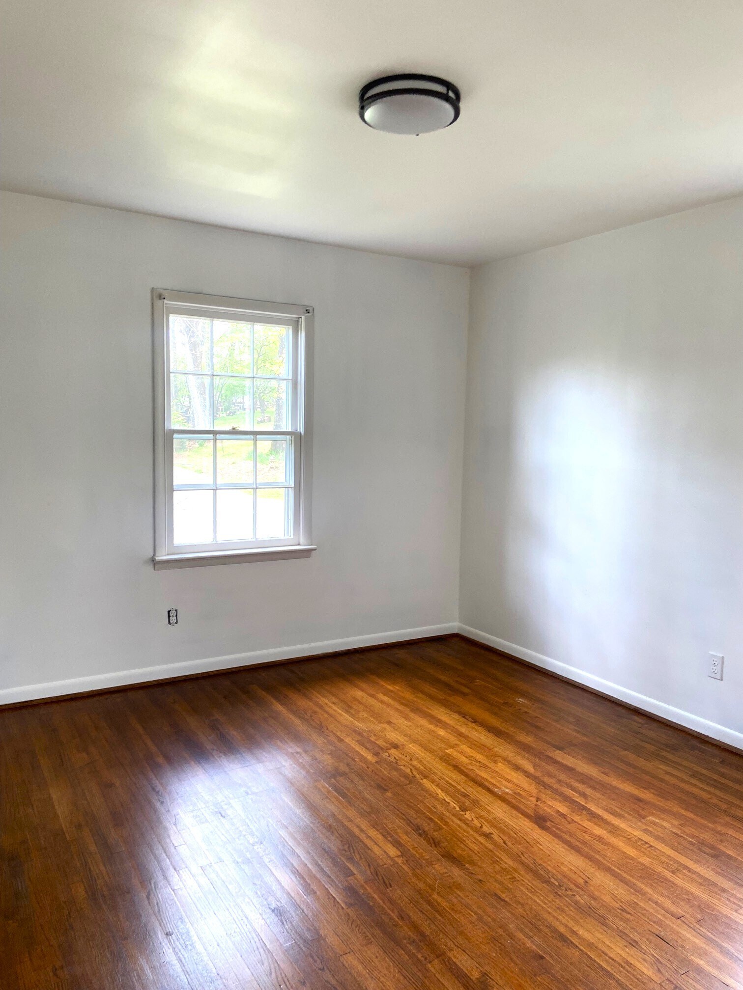 Building Photo - 1826 Eastridge Dr